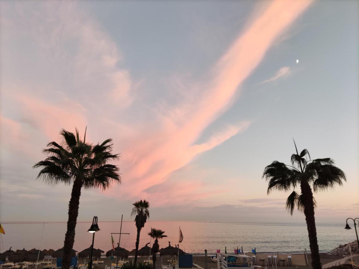 Nuevo Roca Chica, Primera Linea Playa,ตอร์เรโมลิโนส ภายนอก รูปภาพ