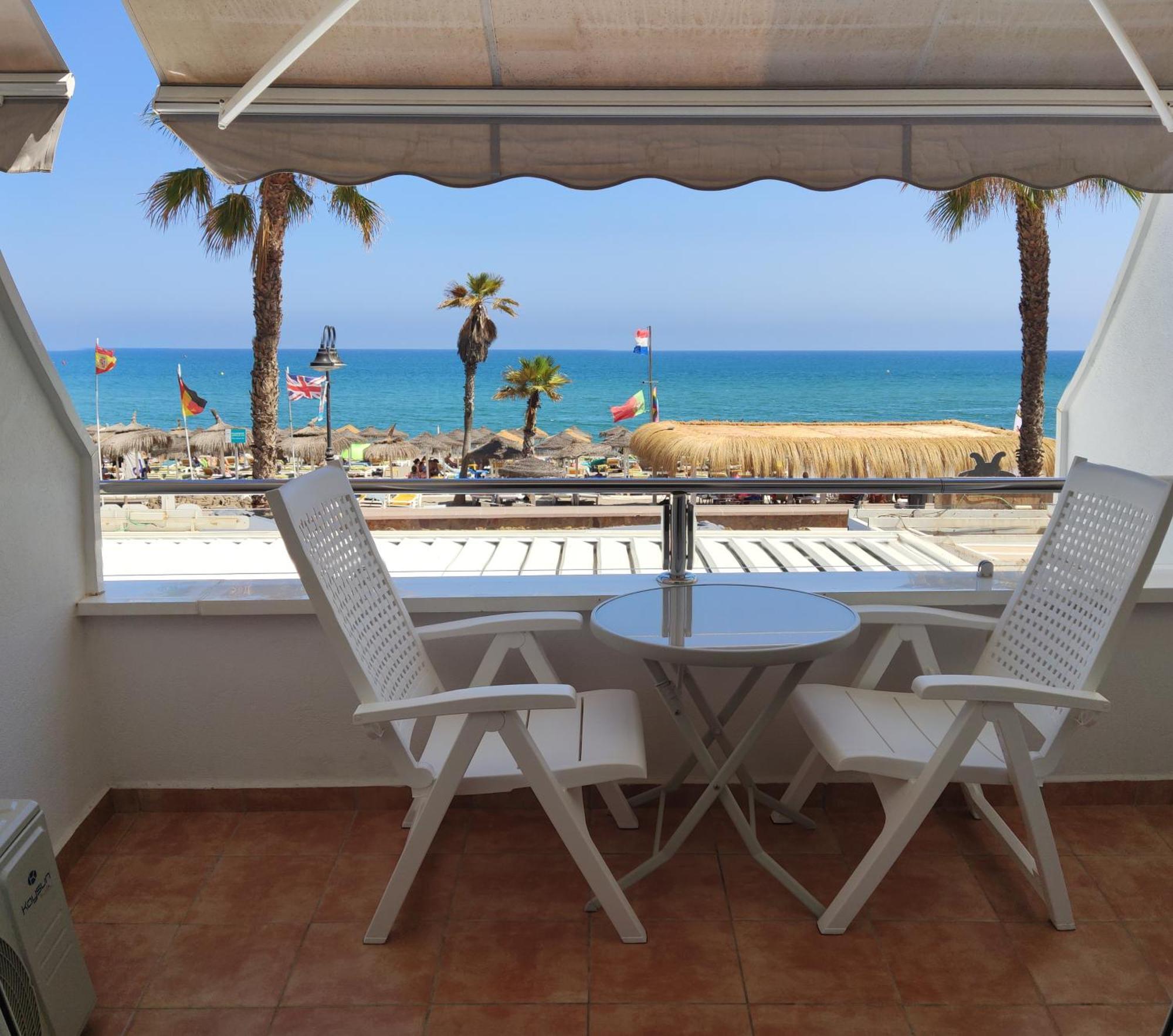 Nuevo Roca Chica, Primera Linea Playa,ตอร์เรโมลิโนส ภายนอก รูปภาพ